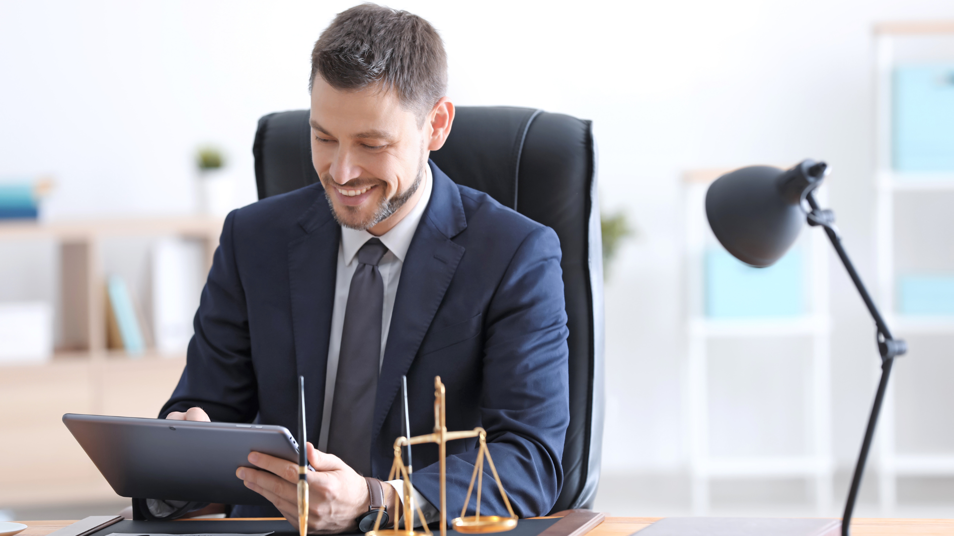 Queens Man Pleads Guilty in Bank Fraud and Identity Theft Case