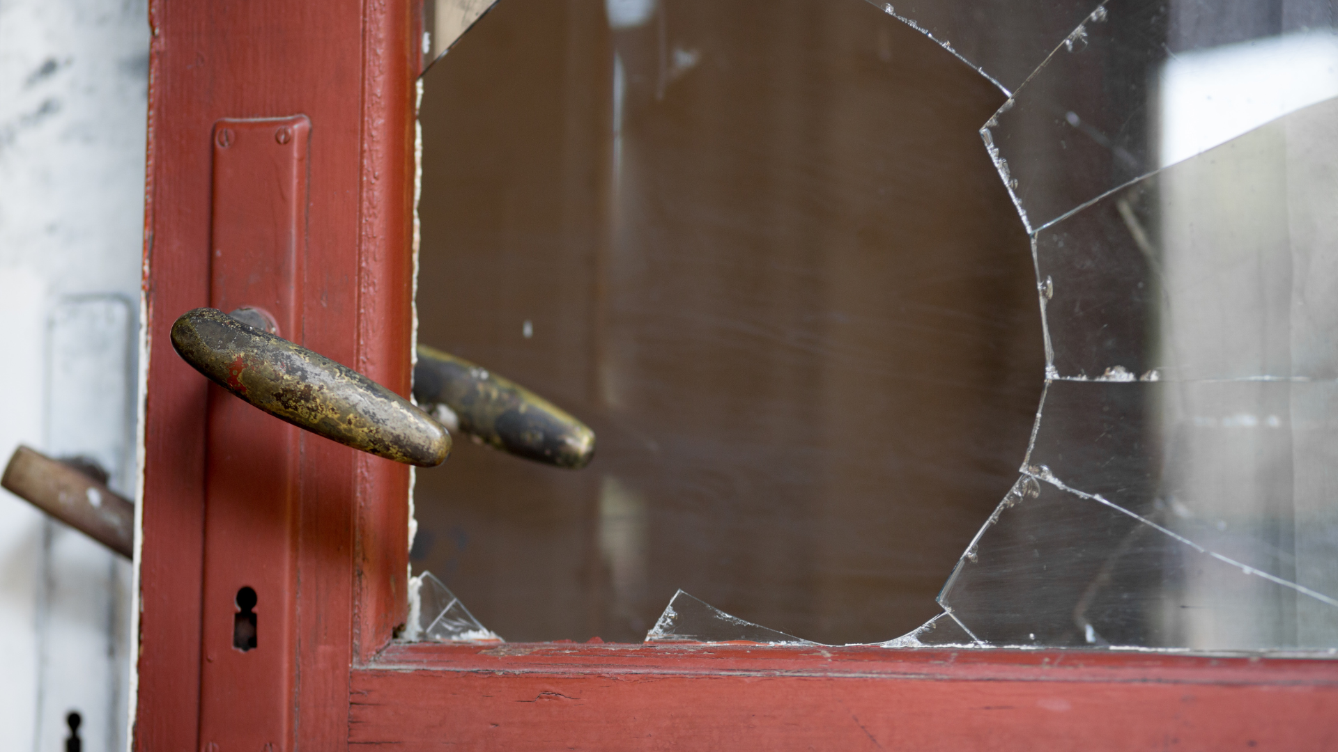 Two Men Charged With Committing String of High-Profile Burglaries in Manhattan and South Vernon