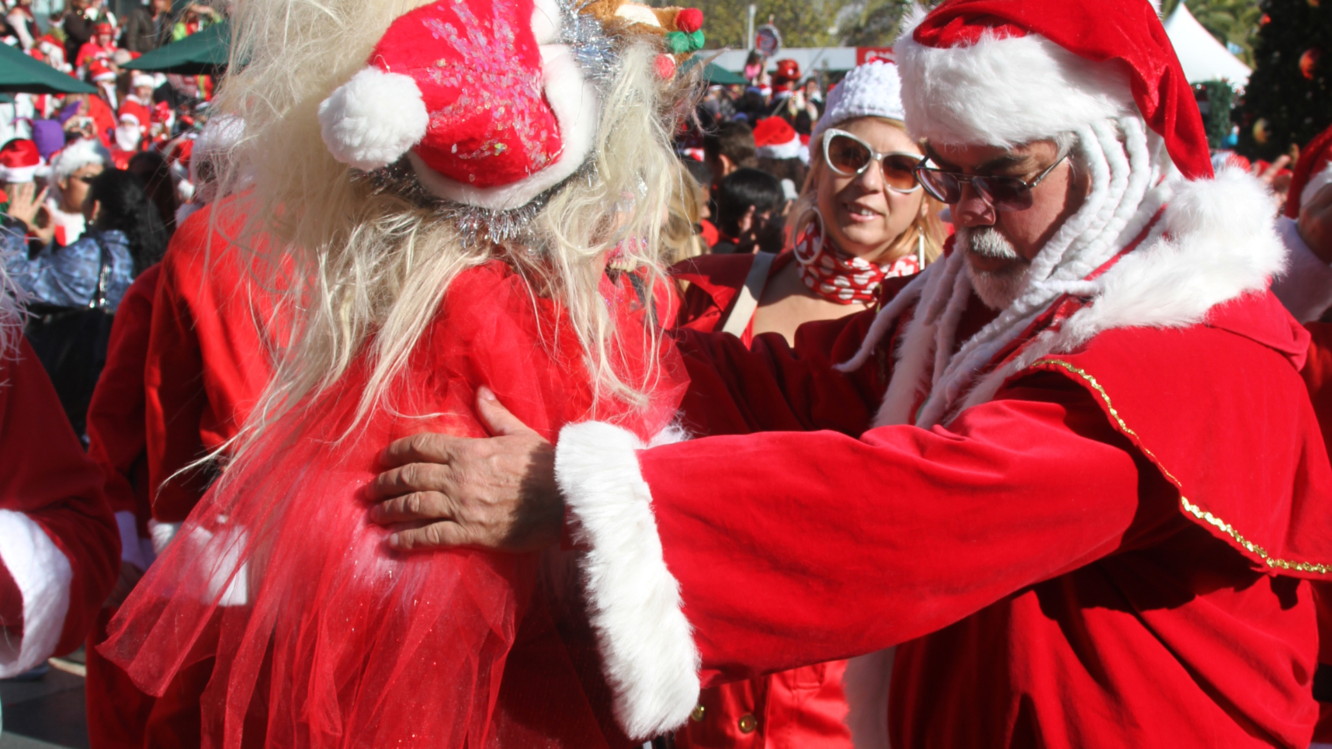 Manhattan SantaCon Organizer Charged With Fraud