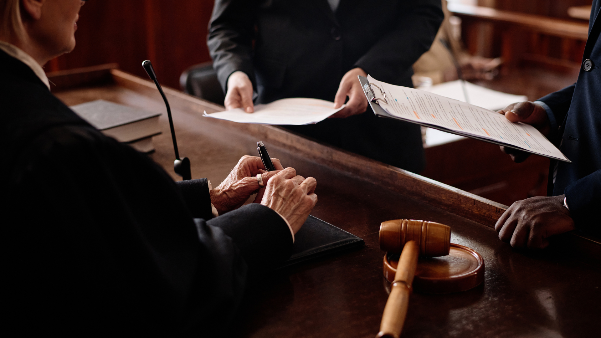 How a New York City State Crimes Criminal Defense Attorney Handles Robbery Cases in the Bronx