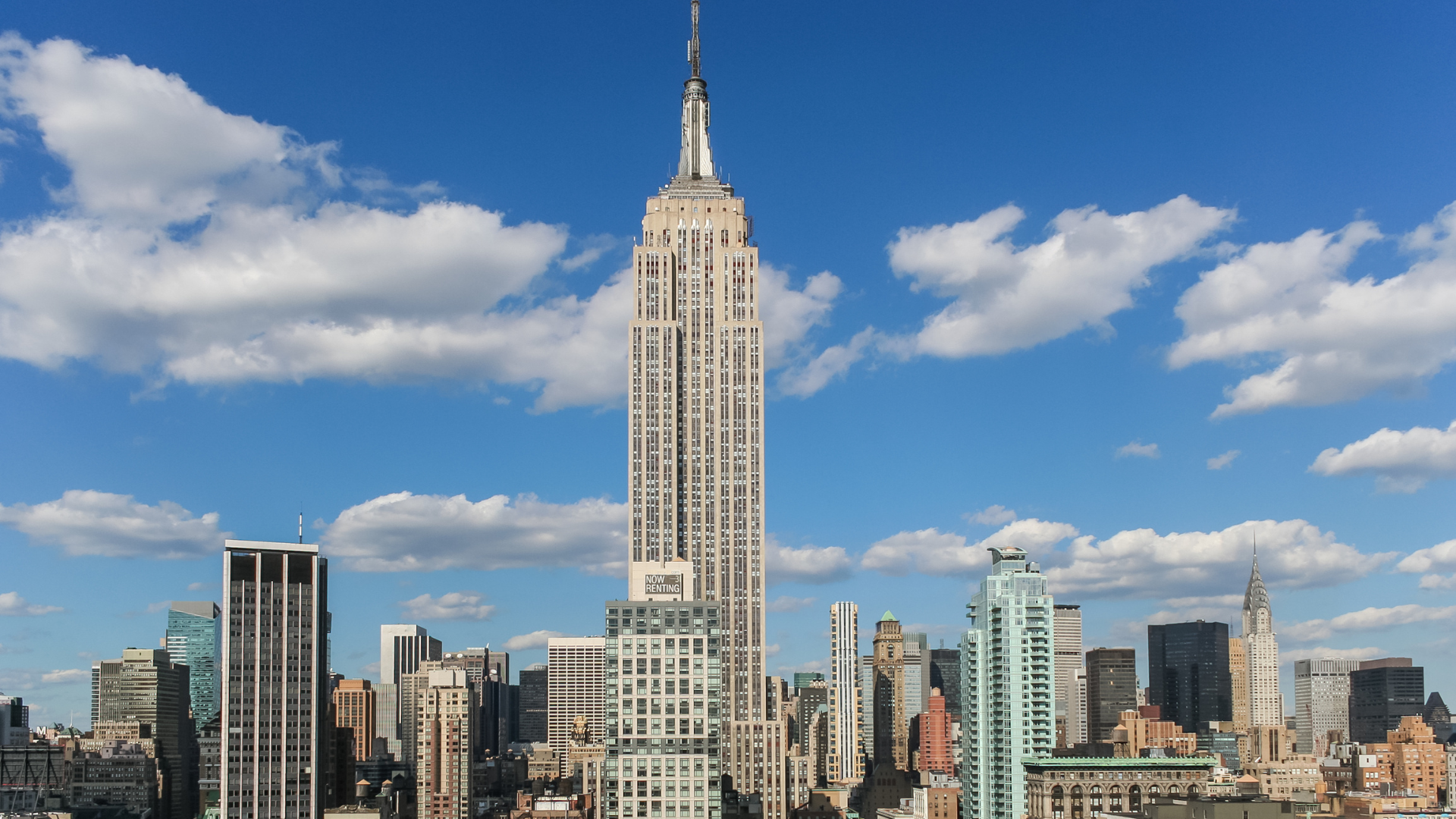 Daredevil Couple Who Climbed Empire State Building Charged With Burglary, Criminal Mischief